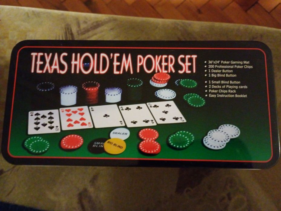 Чипове и карти за Покер