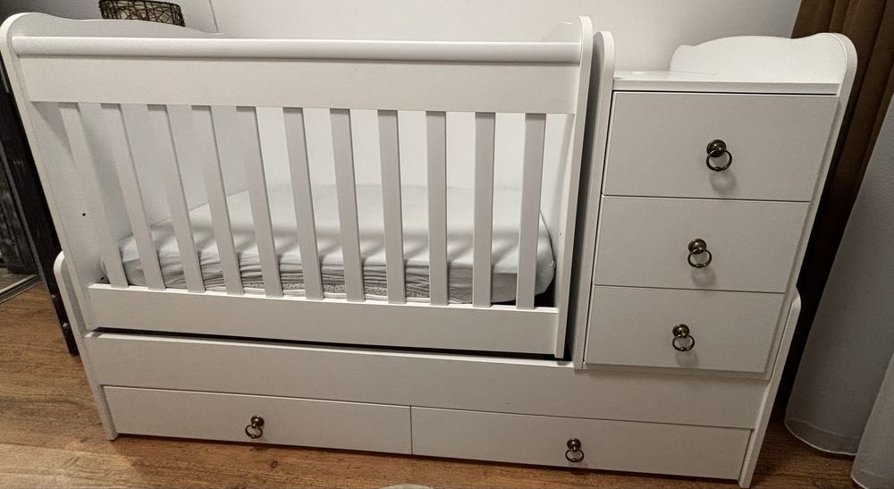 Продавам транформираща се кошара в 2 комбинации