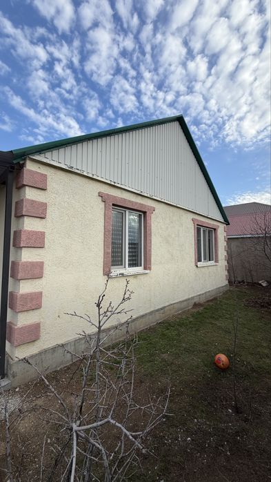 Продается дом с гаражом, баней