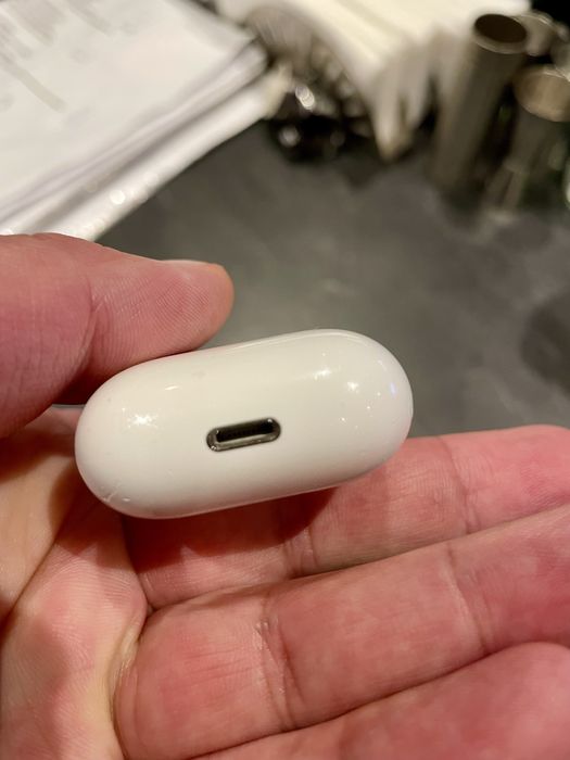 Air Pods 1-слушалки(слаба батерия)