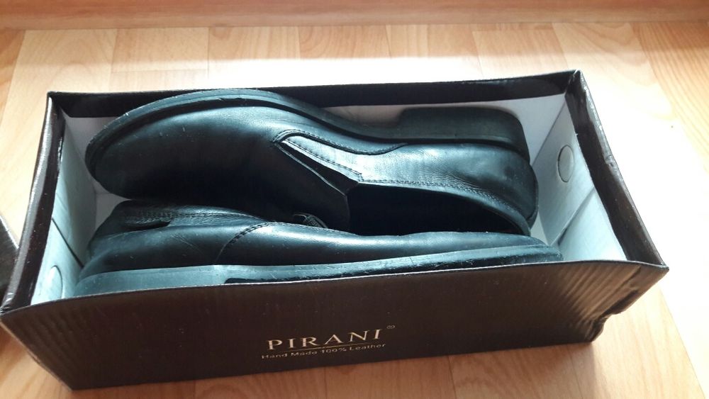 Продам детскую обувь