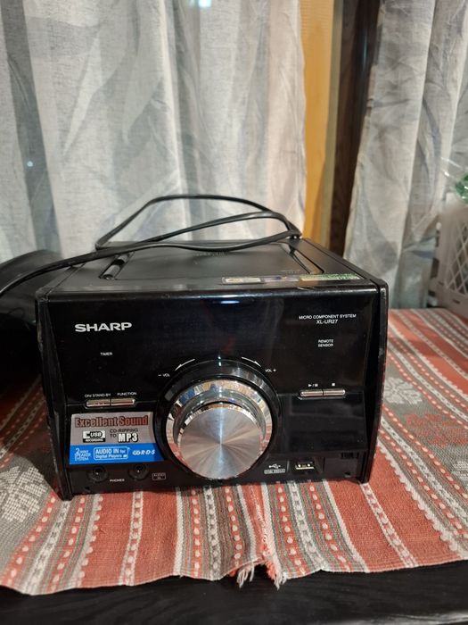 Vand radio Sharp XL-UR27
