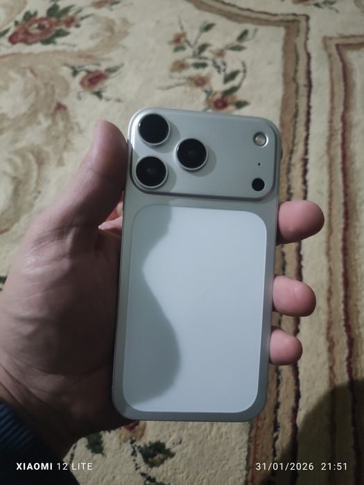 Ayfon 11 64 tali sotilad