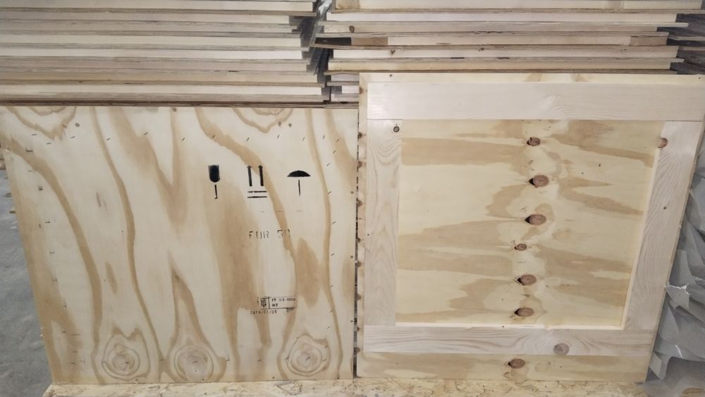 Фанера с доской .