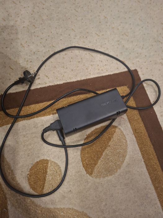 Xbox 360 E 1tb merge forte si are foarte mult jucuri