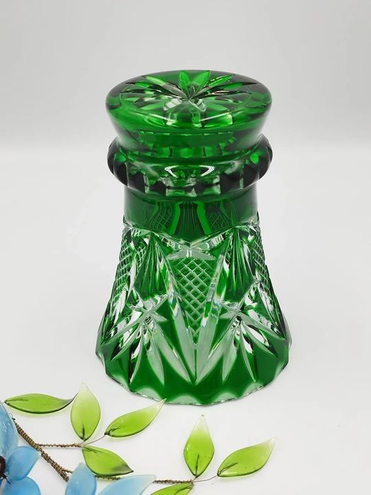 Изумрудено зелена кристална шлифована ваза Nachtmann