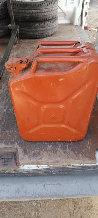 Метална Туба за бензин