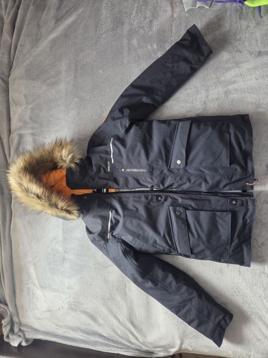 Vand geaca noua de iarna copii 12 / 13 ani
