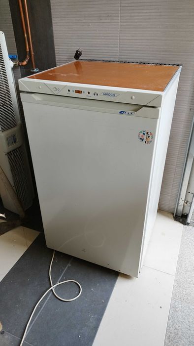 Хладилник Candy-CDP240 ,Electrolux-CT280 и фризер за ремонт или части