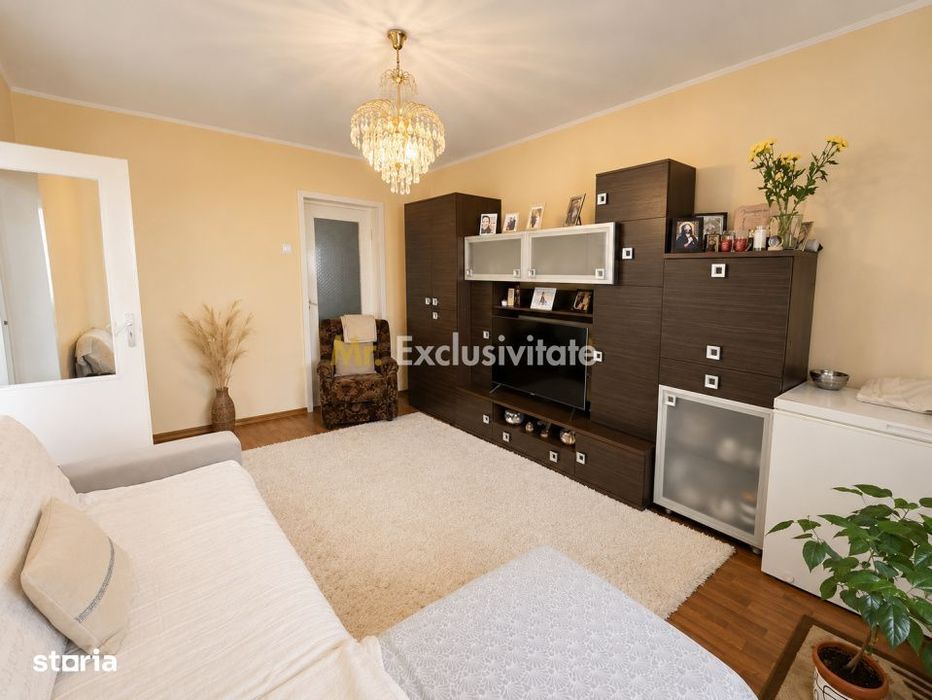 De vânzare apartament 3 camere Arinului