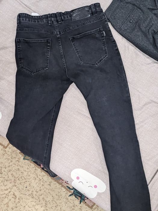 Чёрные джинсы regular fit