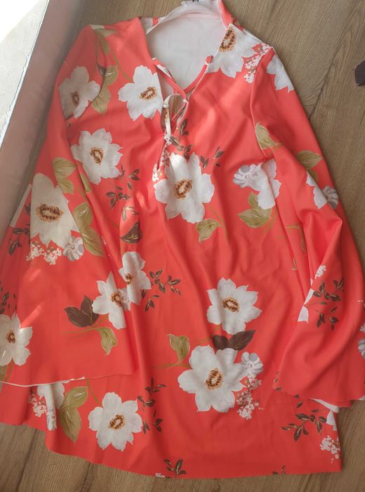 Дамска цветна рокля