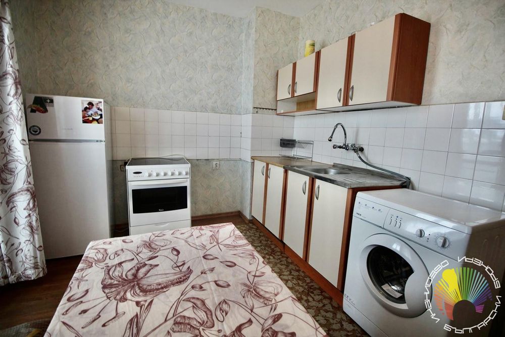 Дава се под наем Двустаен апартамент в Бургас, Славейков - 70 кв.м за 306 € - Снимка #5