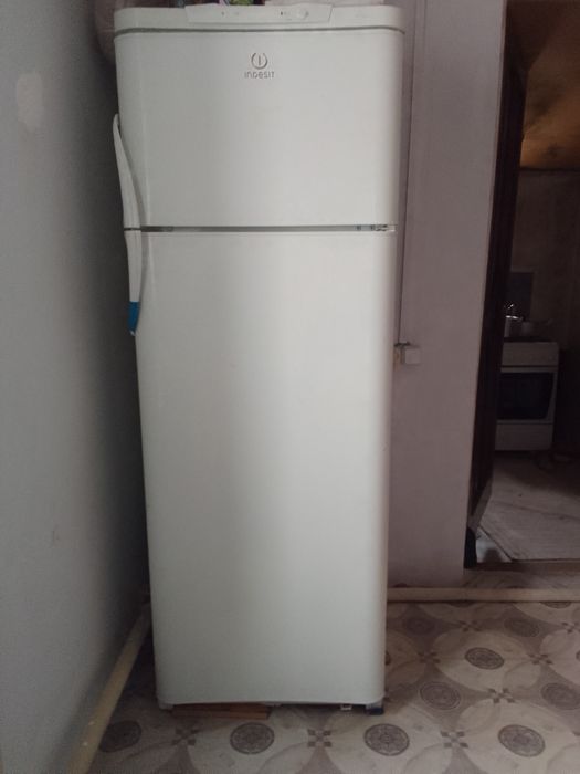 Холодильник сатылады