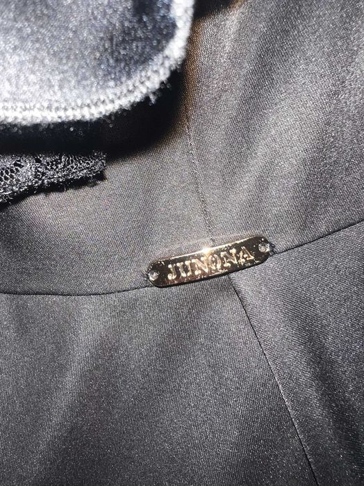 Рокля Pause, размер М, цвят бял / Рокля Junona официална черна М