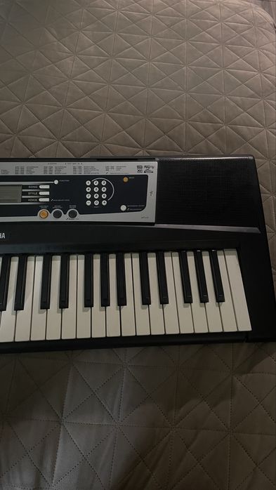Синтезатор / клавир Yamaha YPT 210
