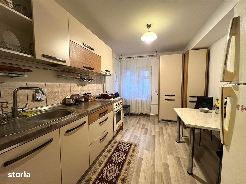 Ap 4 camere l 2 bai l 2 balcoane l Etaj 3 din 4