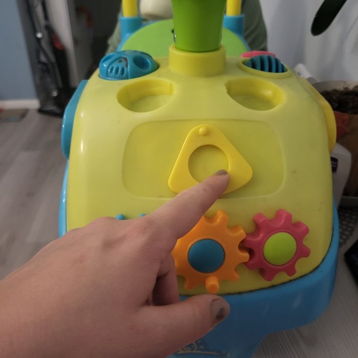 Masinuta cu sunete  și lumini