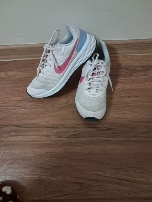 Детски маратонки на найк