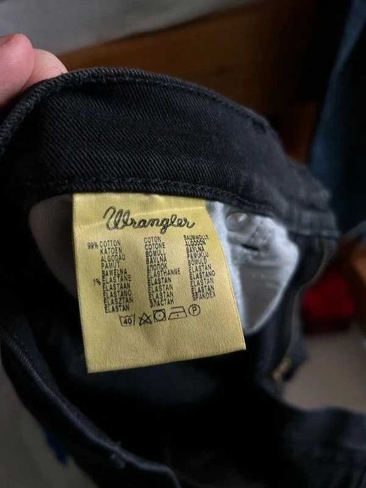Wrangler Black Stretch Straight Fit Jeans