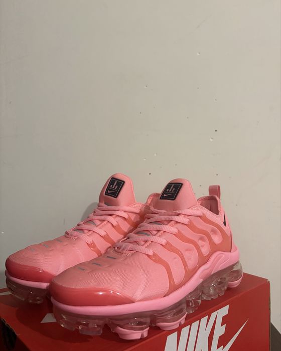 Nike Air VaporMax Plus Pink (Bubblegum/Hot Pink)- 37.5,40
