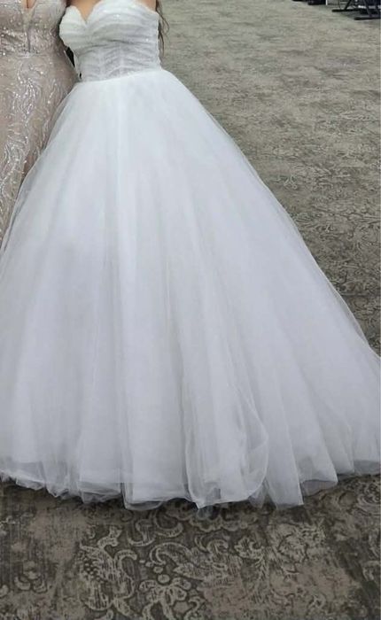 Vand rochie de mireasa
