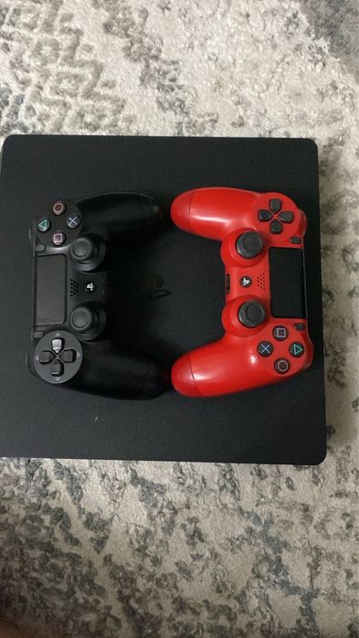 Продам PS 4 очень хорошее состояние