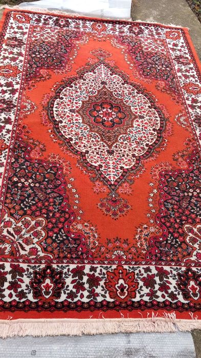 Covor persan folosit