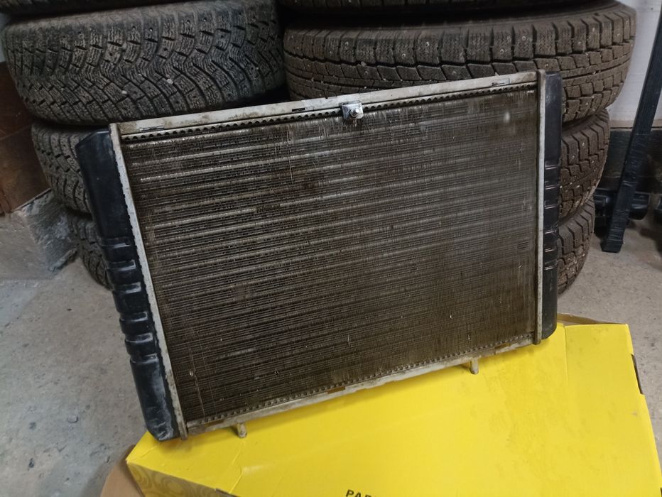 Продам радиатор на газель