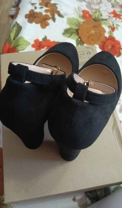 Pantofi eleganți cu platforma