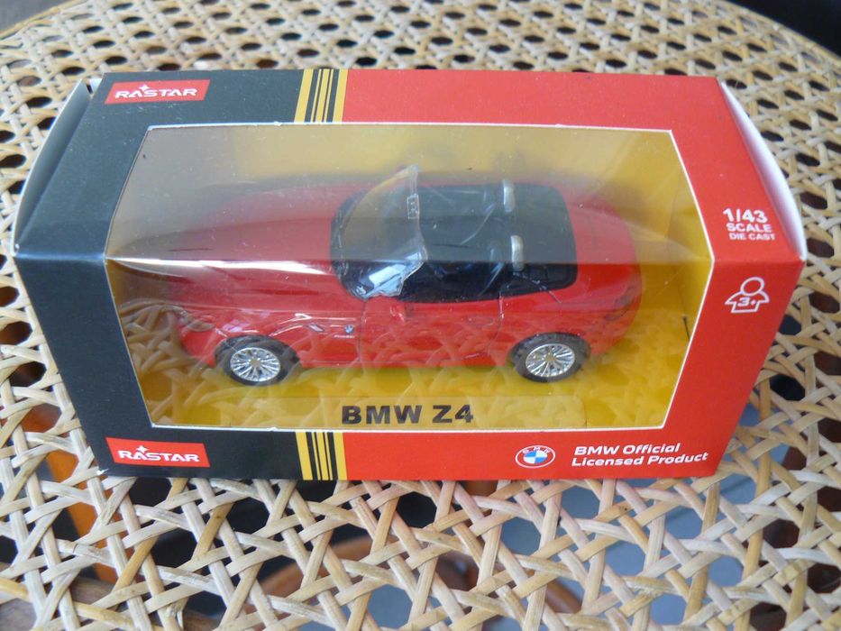 Macheta Auto De Colectie BMW Z4 Scara 1:43,Noua In Cutie,Produs RASTAR