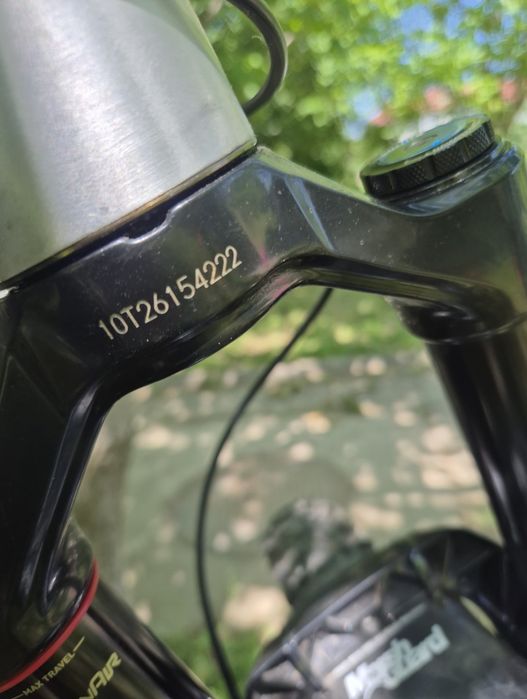 Vând furca mtb rockshox zeb select plus