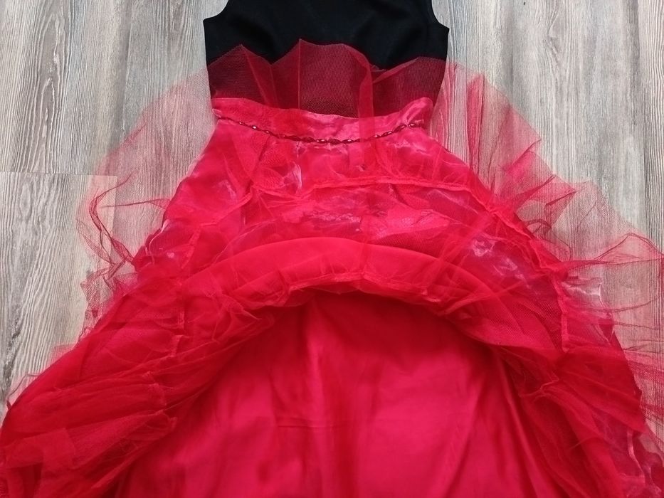 Jake's Красива рокля