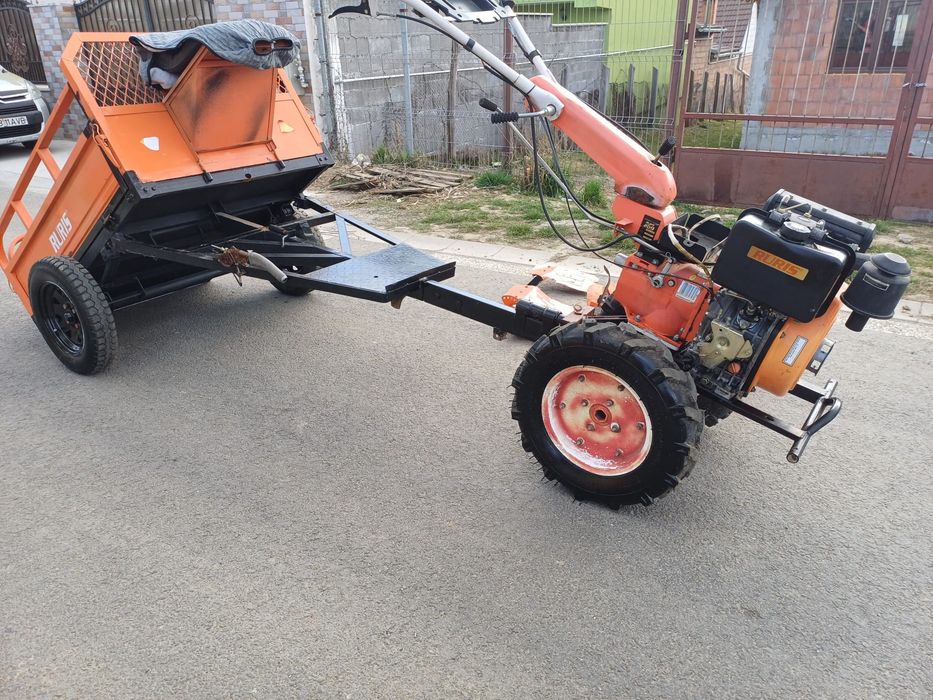 Motocultor cu remorcuta cu anexe marca ruris diesel 13 kp