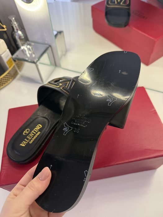 Черни чехли естествена кожа