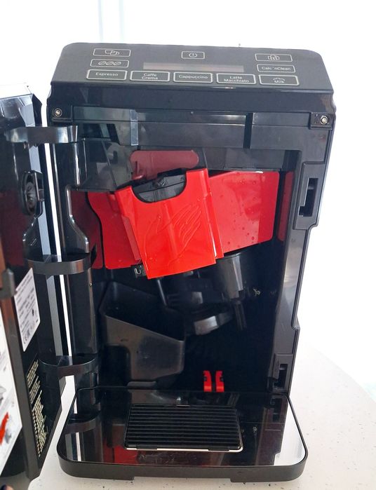 Кафемашина BOSCH VEROCUP 300 (за зърна)