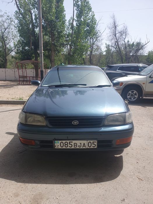 Продам машину toyota