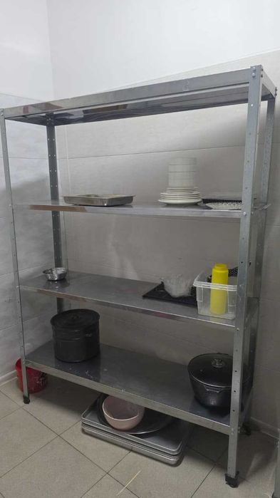 Продам стеллажи для кафе