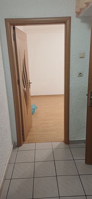 Închiriez apartament