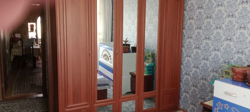 Продаётся спальный гарнитур