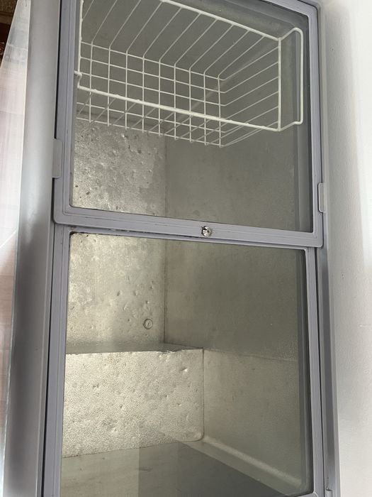 Продам морозильник