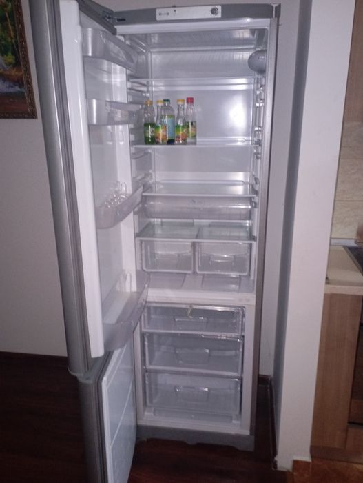 Холодильник,индезит