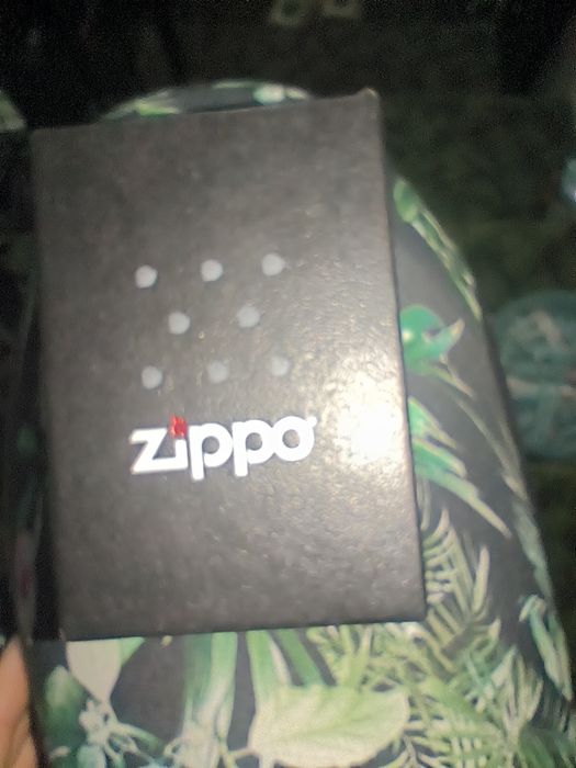 Лимитирана серия запалка Zippo ,,Victory gold,,
