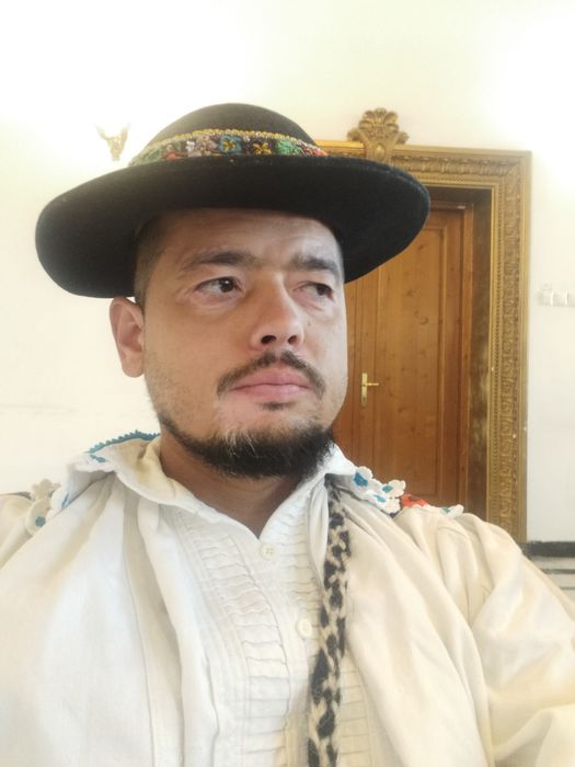 Cursuri de canto popular la domiciliu sau online