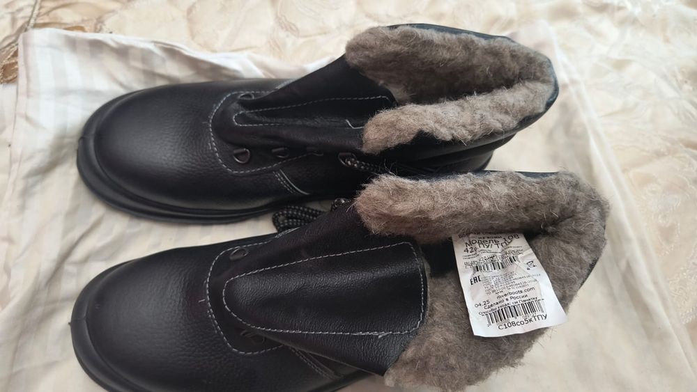 Продам новые Рабочие ботинки