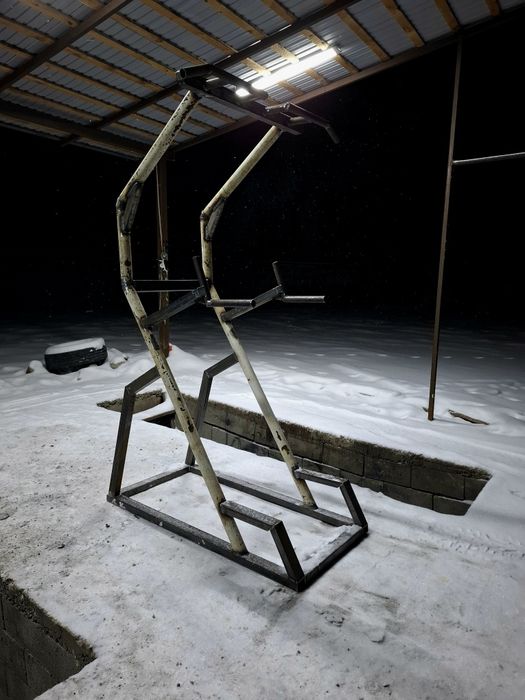 Тренажёр 2в1 турник брюся