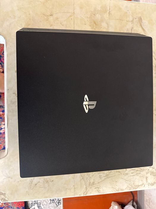PlayStation 4 pro 1tb