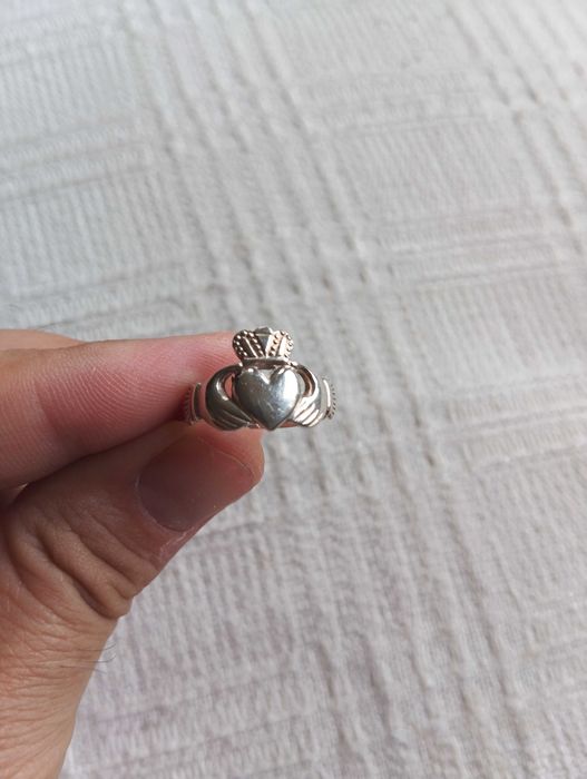Оригинален ирландски сребърен пръстен Claddagh