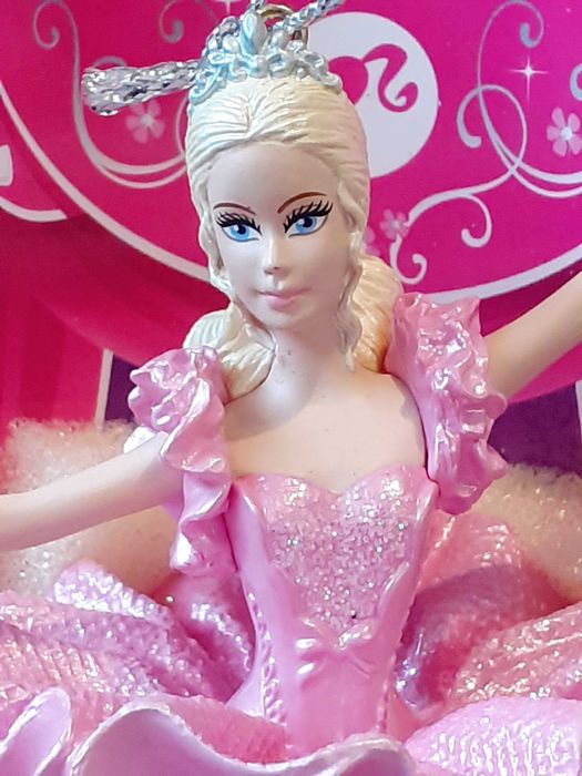 Два броя орнаменти "Барби"