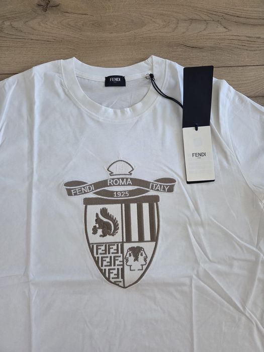 Tricou alb cu logo brodat model Fendi